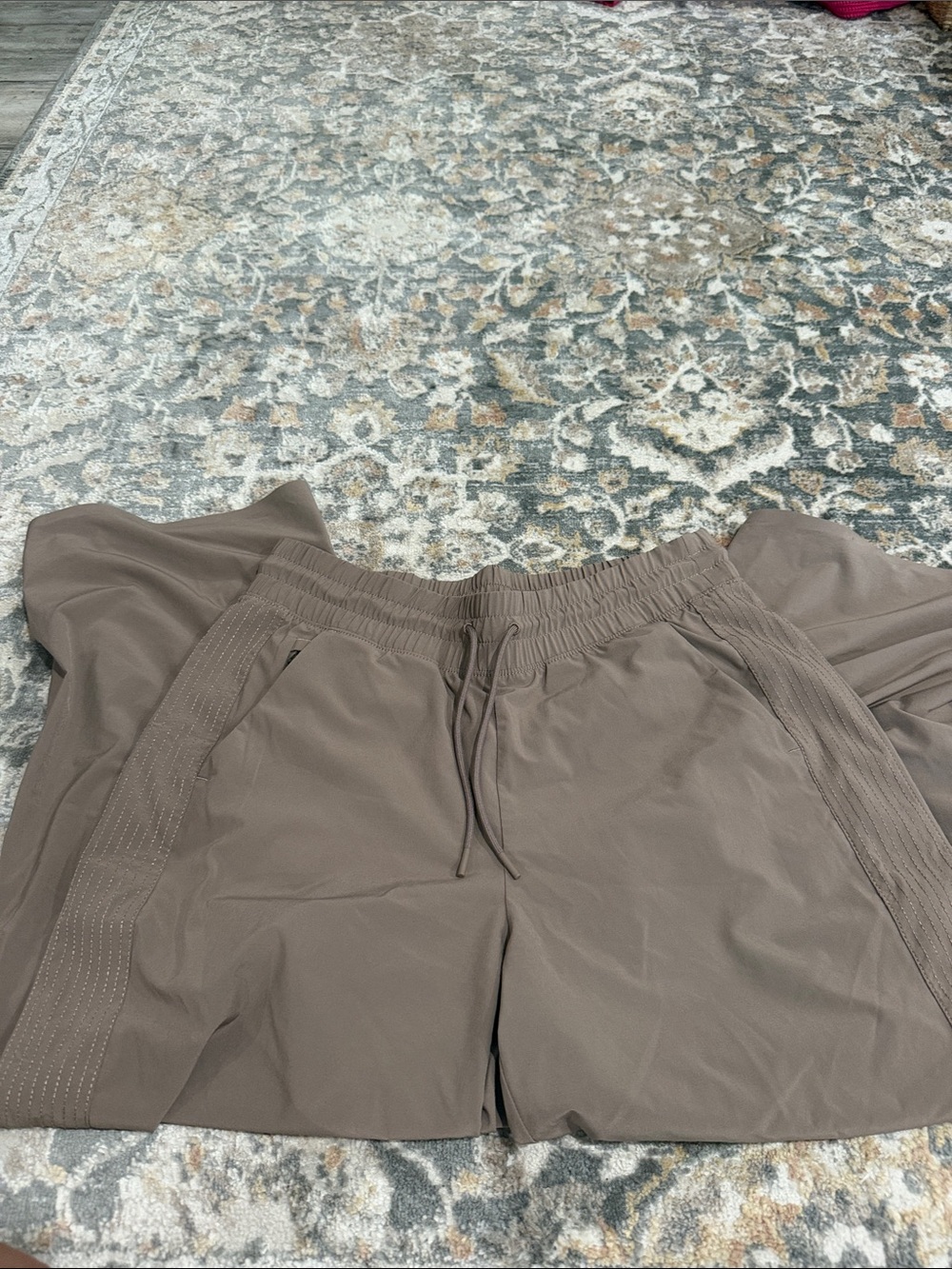 Athleta Tan wide leg cropped pant - Picture 5 of 7